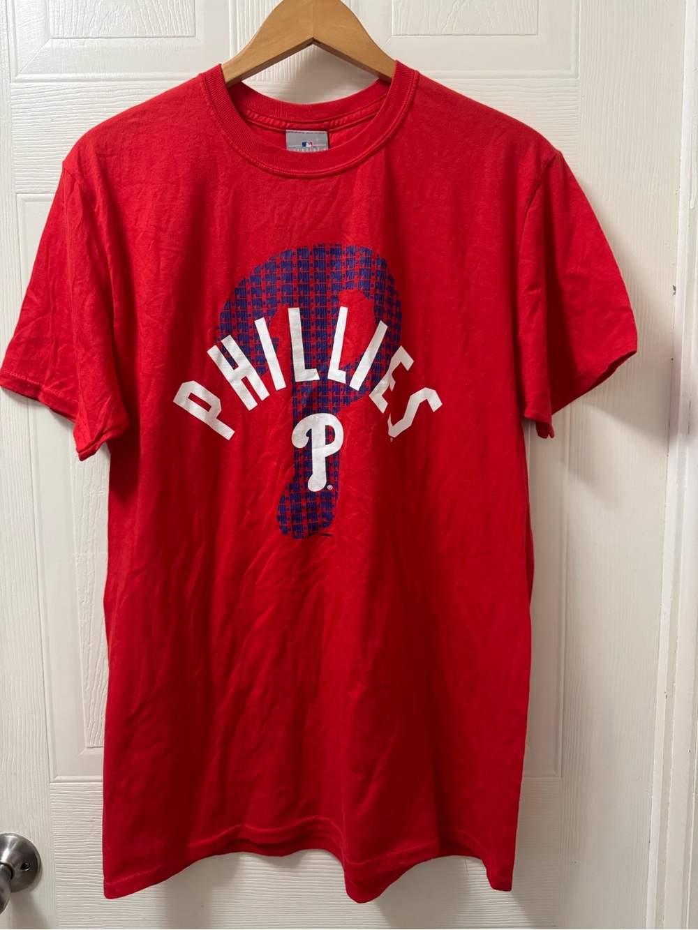 Genuine Merchandise Red Phillies Graphic Tee